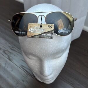 Realtree Polarized 100% UVA/UVB protection sunglasses, camo print arm,gold frame